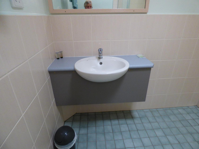 Bathroom 3, Anna Bella Motel, Glen Innes Severn