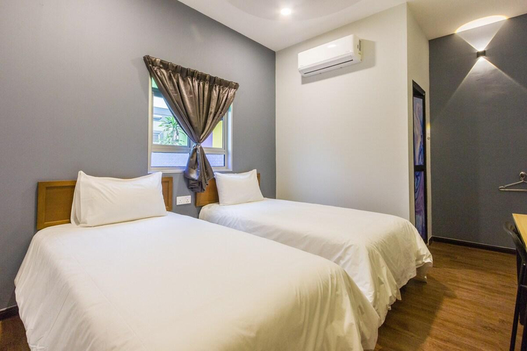 Bedroom 3, Hidden 4BR Cottage House Retreats (Free Parking), North Seberang Perai