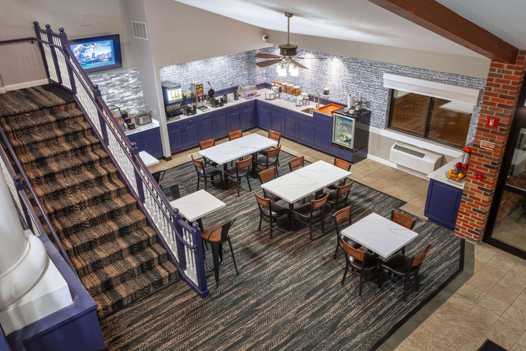 Food & Drinks 5, Americinn By Wyndham Peoria, Peoria