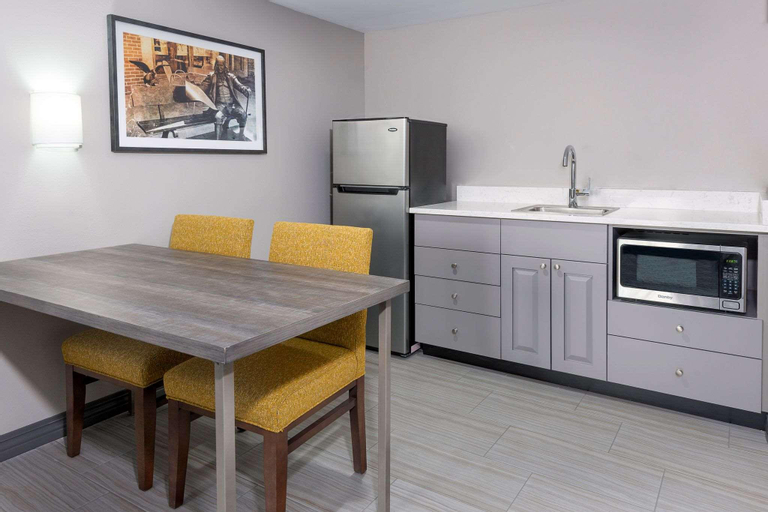 Dining Room 27