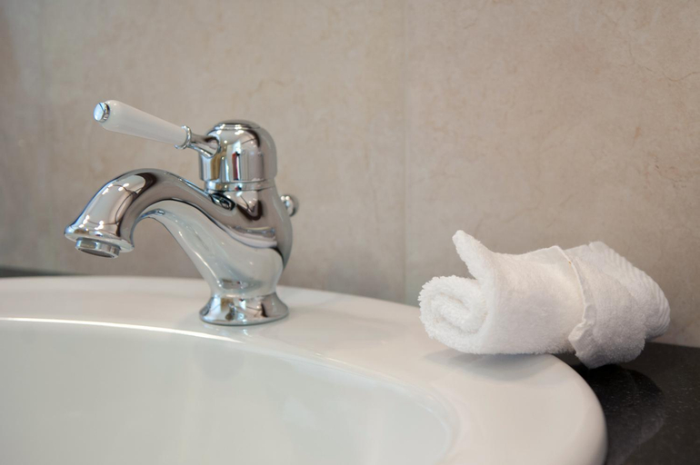 Bathroom 5, Royal Princess Hotel, Dubrovnik