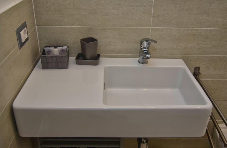 Bathroom 4, Il Vicolo B&B, Messina