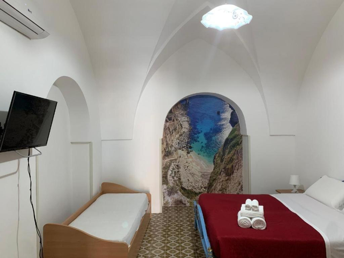 Bedroom 2, Palazzo De Donno n01, Lecce