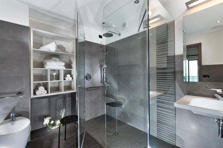 Bathroom 5, Hotel Lungomare, Forli' - Cesena