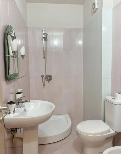 Bathroom 3, Majestic Apartment, Durrësit