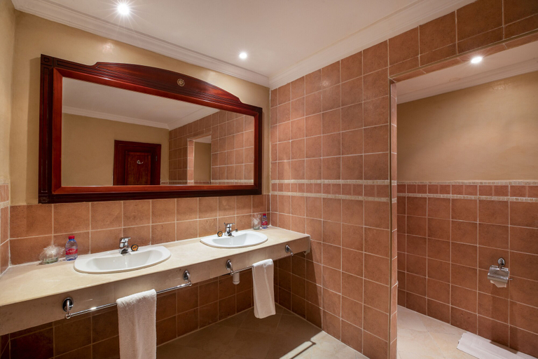 Bathroom 5, Grand Mogador Aqua Resort, Marrakech