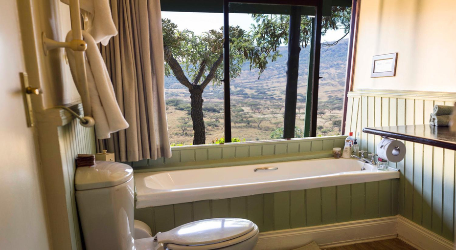 Bathroom 4, Three Tree Hill Lodge, Uthukela