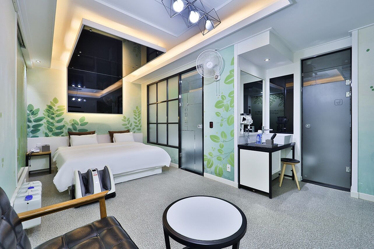 Bedroom 4, G&G Hotel, Jung