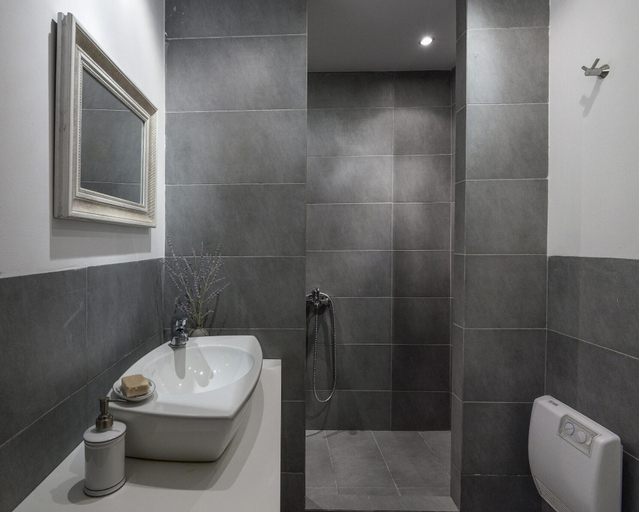 Bathroom 5, Soleado Luxury Villas, Central Macedonia