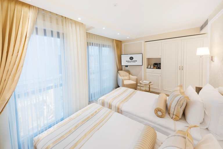 Bedroom 4, Hallmark Hotel & Spa, Şişli