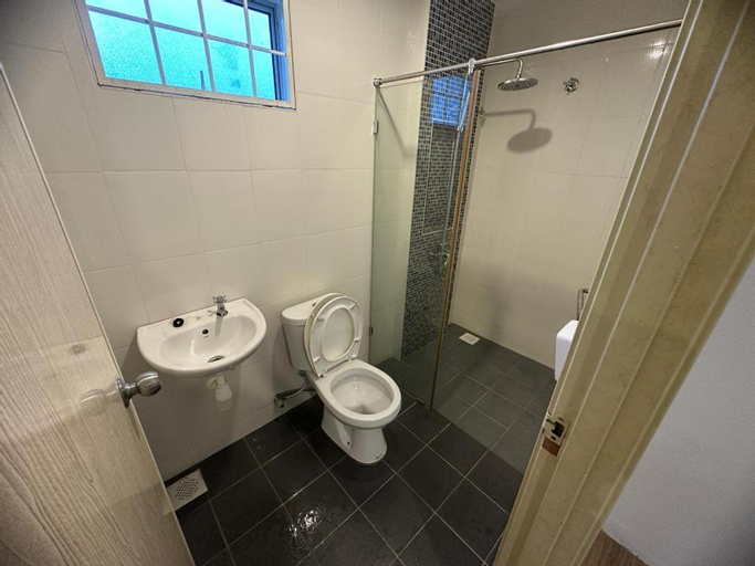 Bathroom 7