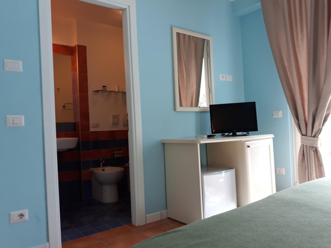 Bedroom 3, Medea Beach Resort, Salerno