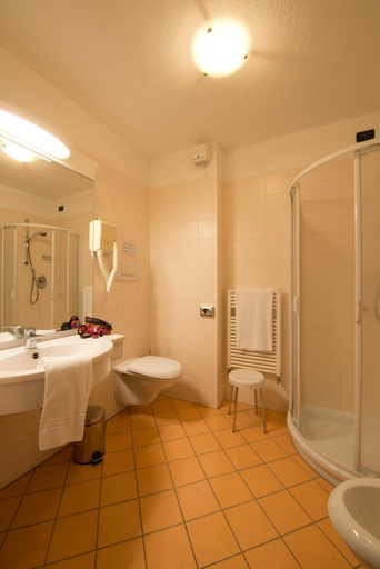 Bathroom 3, Hotel Tourist, Aosta