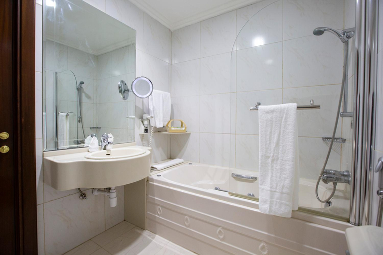Bathroom 5, Amman International Hotel, Salt
