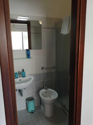 Bathroom 4, Morfeo, Messina