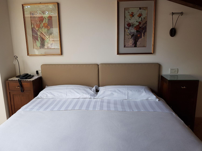 Others 3, Al Melograno - Room & Breakfast, Bologna