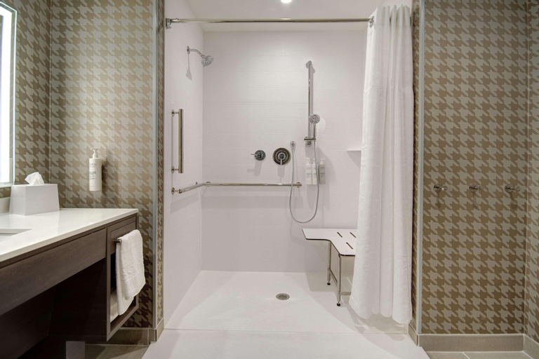 Bathroom 7