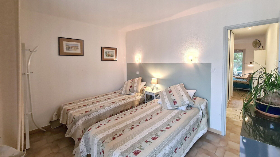 Bedroom 3, Au Mont Gaussier, Bouches-du-Rhône