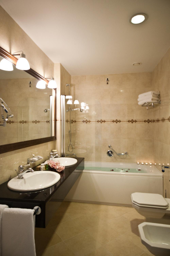 Bathroom 5, Royal Princess Hotel, Dubrovnik