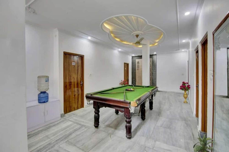 Others 5, Hotel Grand, Delhi