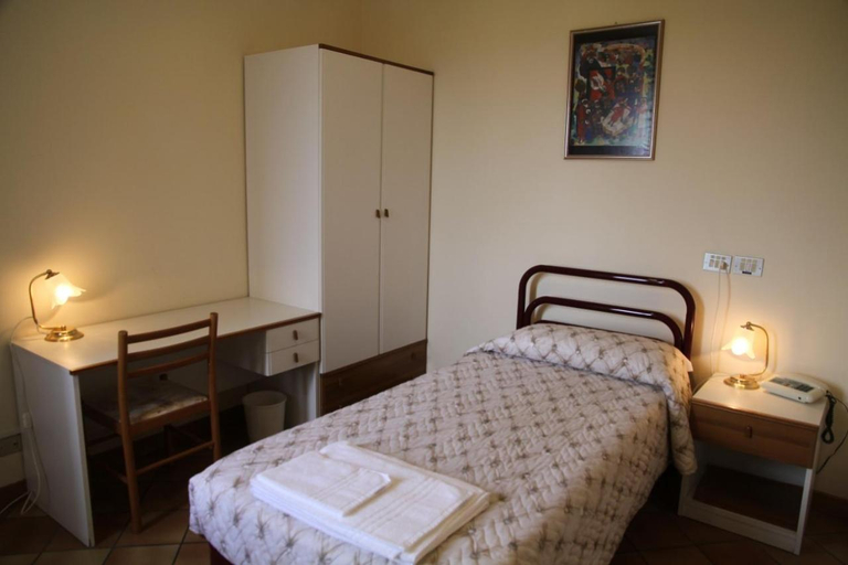 Bedroom 4, Hotel Madonna di Loreto, Ancona