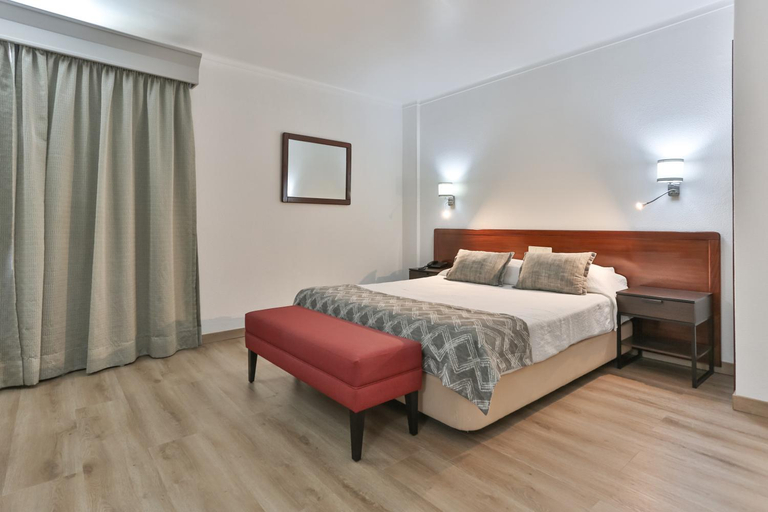 Bedroom 3, Hotel Arangues, Setúbal