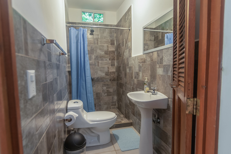 Bathroom 4, El Xalli Hotel, Chiltiupán