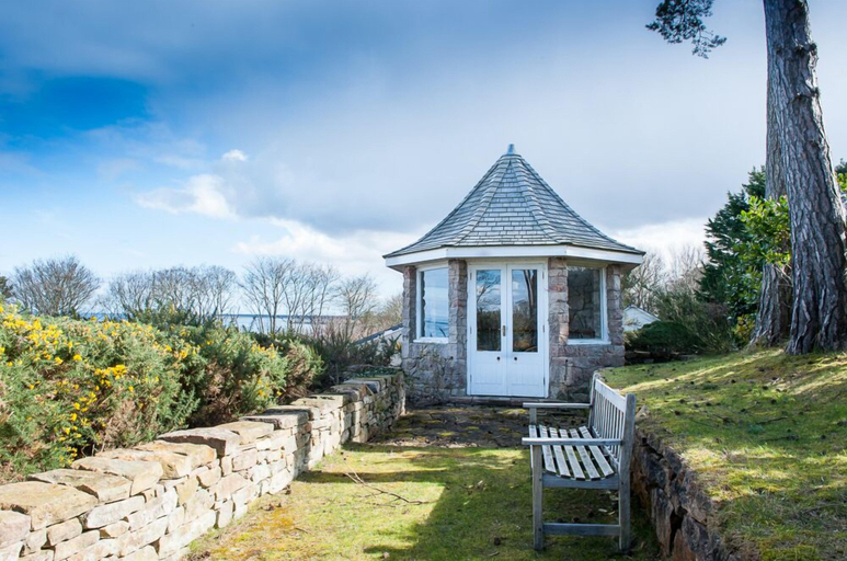 Exterior & Views 2, Invernairne Guest House, Highland