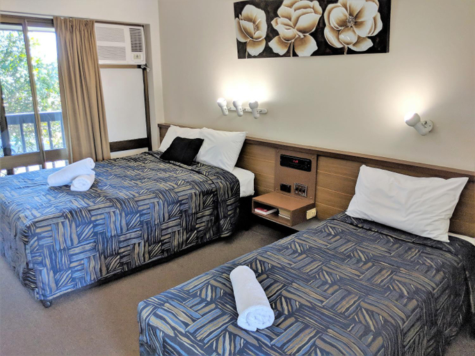 Bedroom 2, Miners Lodge Motor Inn, Mackay - Pt A