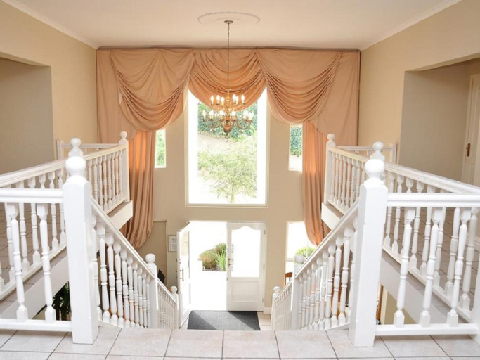 Public Area, Bell Rosen Guesthouse, City of Cape Town