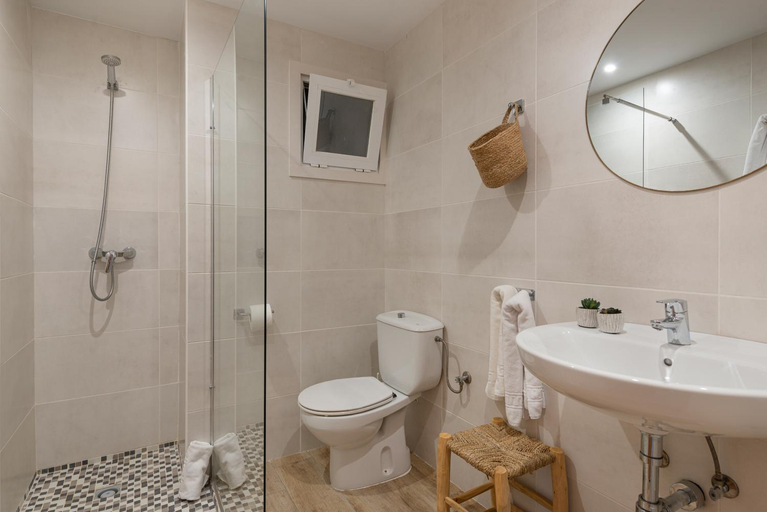 Bathroom 5, Villa Real Club Apartments, Baleares