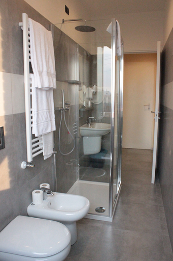 Bathroom 4, Hotel Rex Milano, Milano