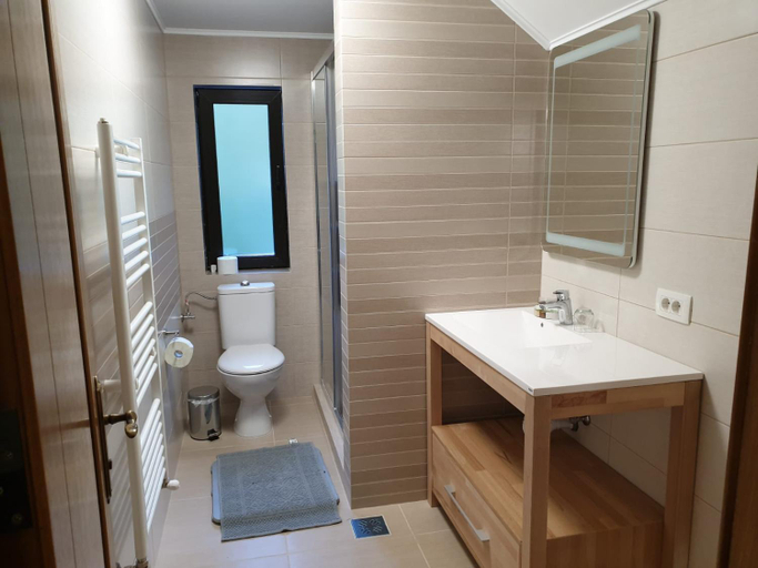 Bathroom, Casa Enescu, Bran