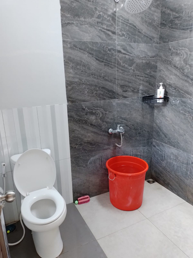 Bathroom, PH Homestay unit Coklat, Pekalongan
