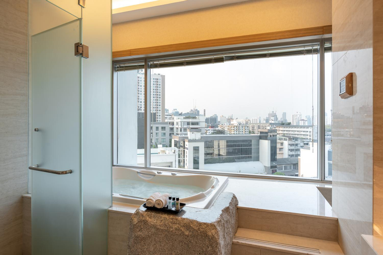 Bathroom 12
