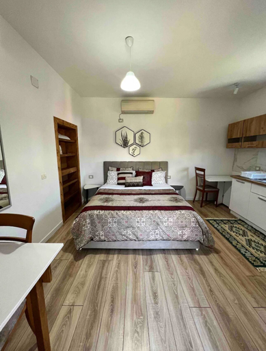 Bedroom 3, Entire unit near beach access to garden, Durrësit