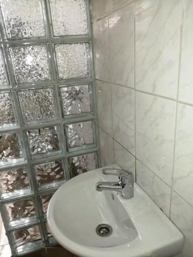 Bathroom 2, Malomtavi Vendeghaz, Tapolca