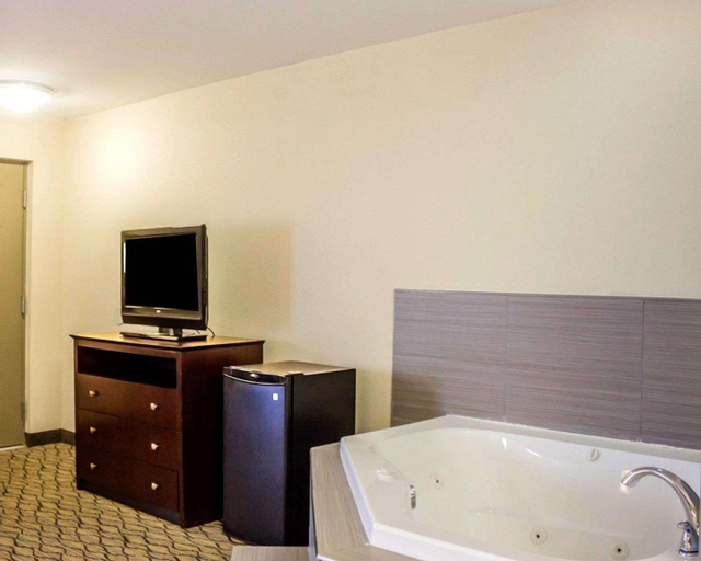 Bedroom 4, Quality Inn, New Haven