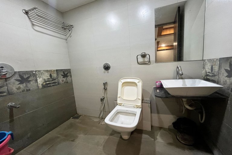 Bathroom 4, Hotel Om Balaji, Ahmadabad