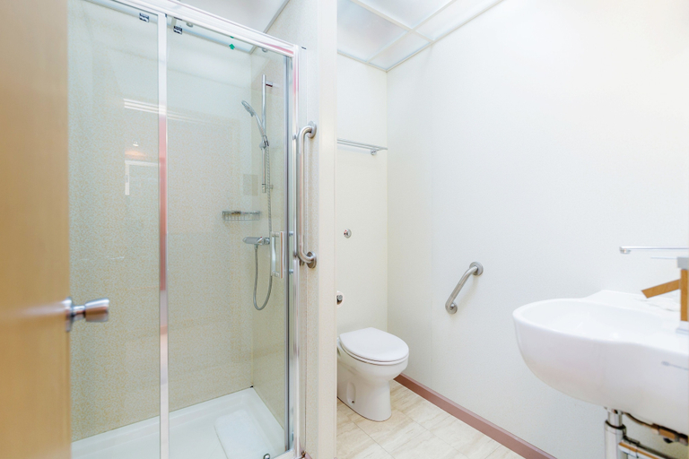 Bathroom 4, Eurotraveller Hotel-Premier Harrow, London