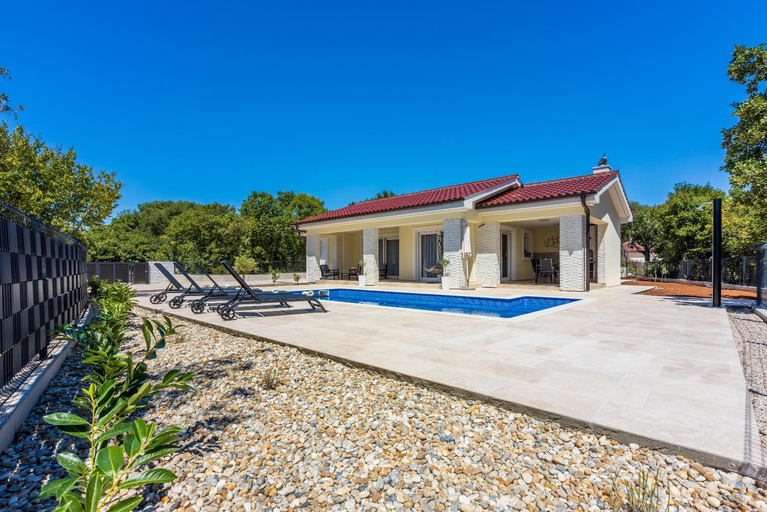 Swimming pool 3, Villa Una, Krk