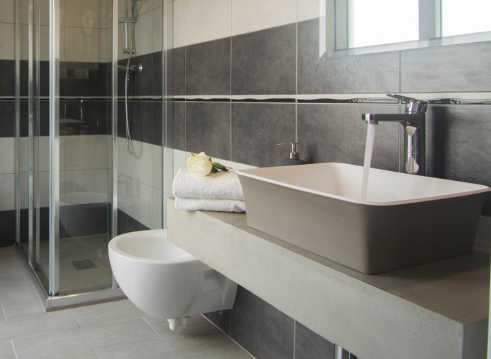 Bathroom 3, Hotel Solemare - Frontemare - 3 Stelle Superior, Venezia