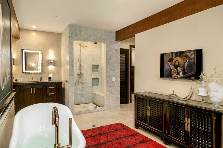 Bathroom 4, Villa Fleuve, Blaine
