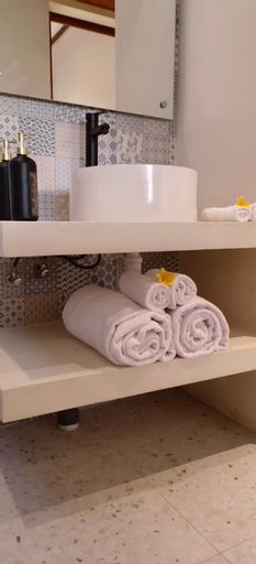 Bathroom 13