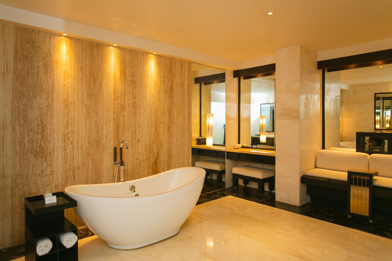 Bathroom 10