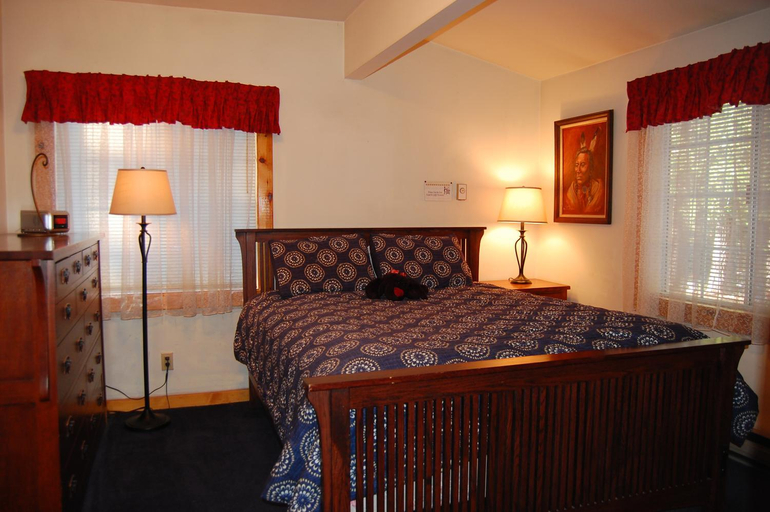 Others 4, 10N Black Oak Lodge, Mariposa