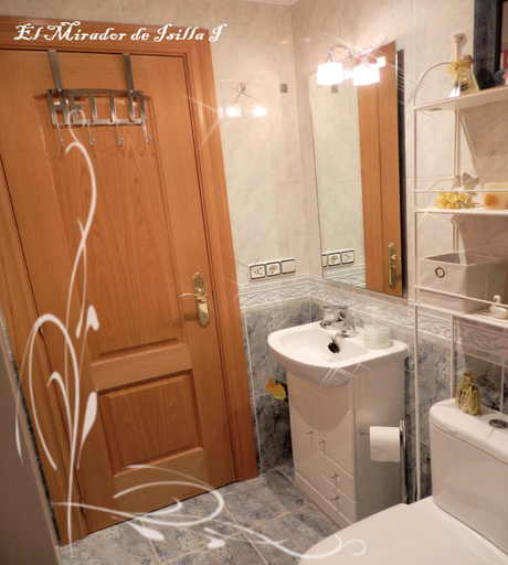 Bathroom 5, El Mirador de Isilla II, Burgos