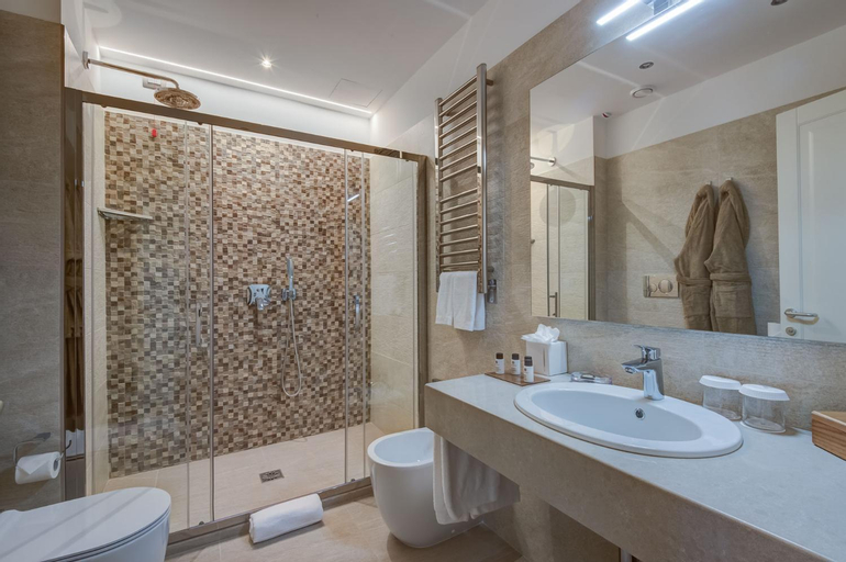 Bathroom 9