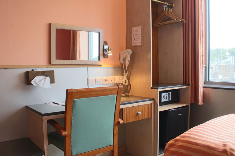 Bedroom 3, Eurotraveller Hotel-Premier Harrow, London