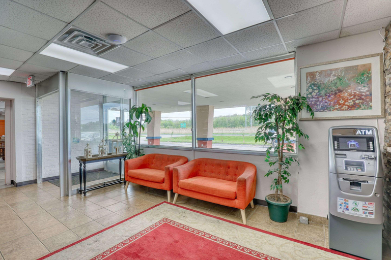 Public Area 3, Suburban Studios Neenah-Appleton, Winnebago